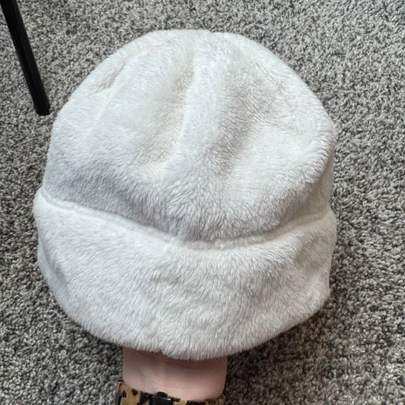 North Face Soft Fleece Hat - Picture 6 of 6